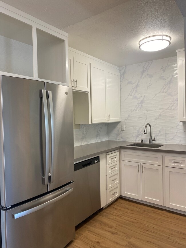 Building Photo - Saratoga Savoy Apartments