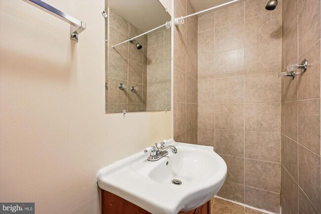 Building Photo - 4808 Fort Totten Dr NE