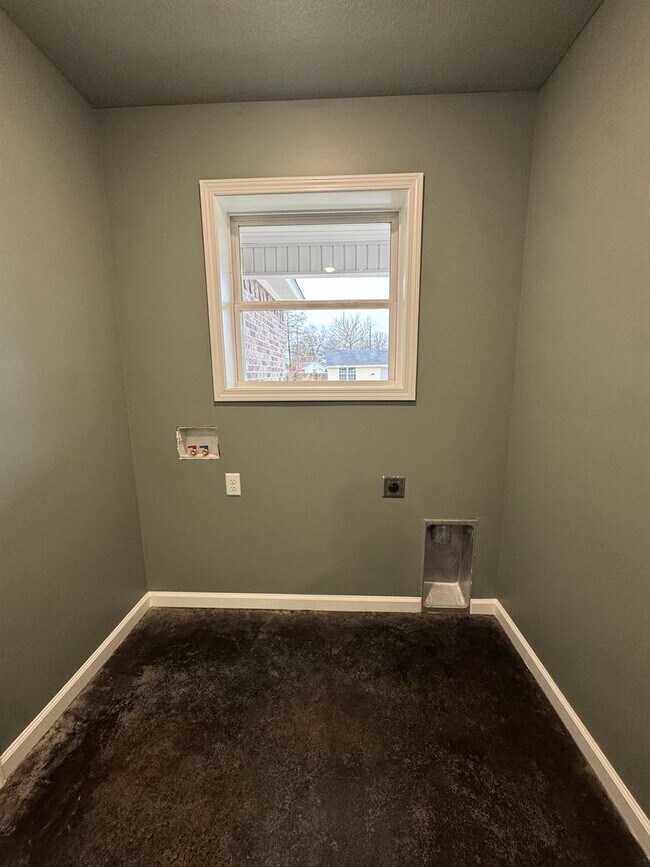 Building Photo - Brand New 3 Bed / 2 Bath In Trumann Available Now!