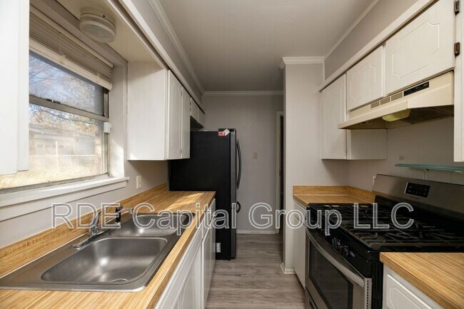 Building Photo - 1407 Franklin St