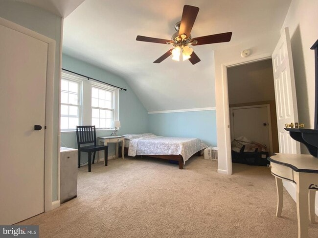 Building Photo - 20 E Abington Ave