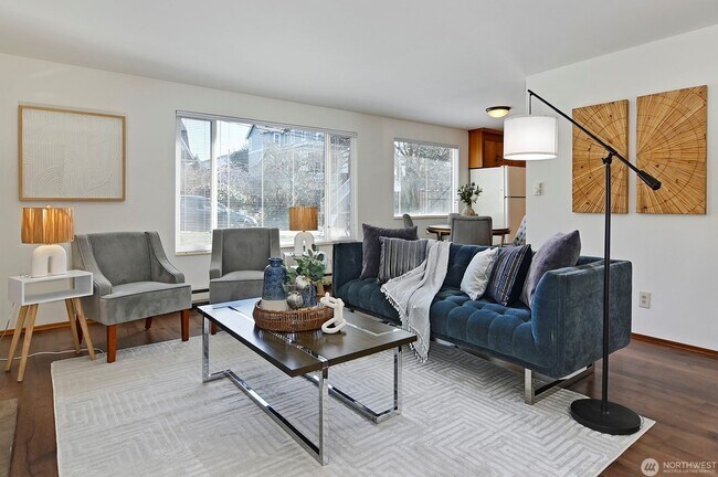 Building Photo - 3633 Triplex