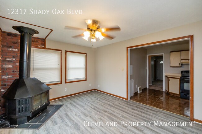 Building Photo - Updated Garfield Hts Bungalow