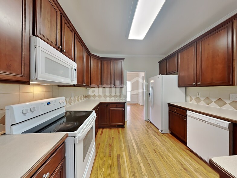 Building Photo - 956 Chippewa Oak Dr