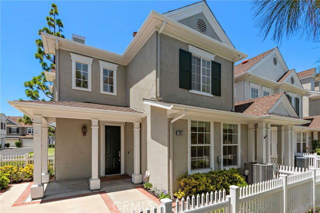 Building Photo - 15 Strawflower St