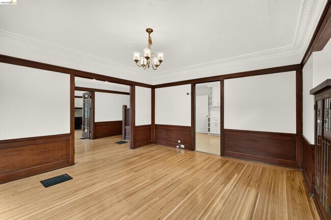Building Photo - 846 Mandana Blvd