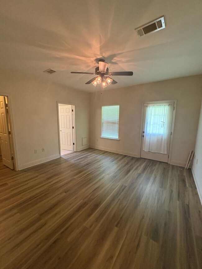 Building Photo - Ruella Duplexes