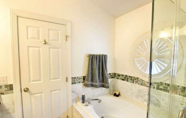 Building Photo - Southern Village Townhome available in Jun...