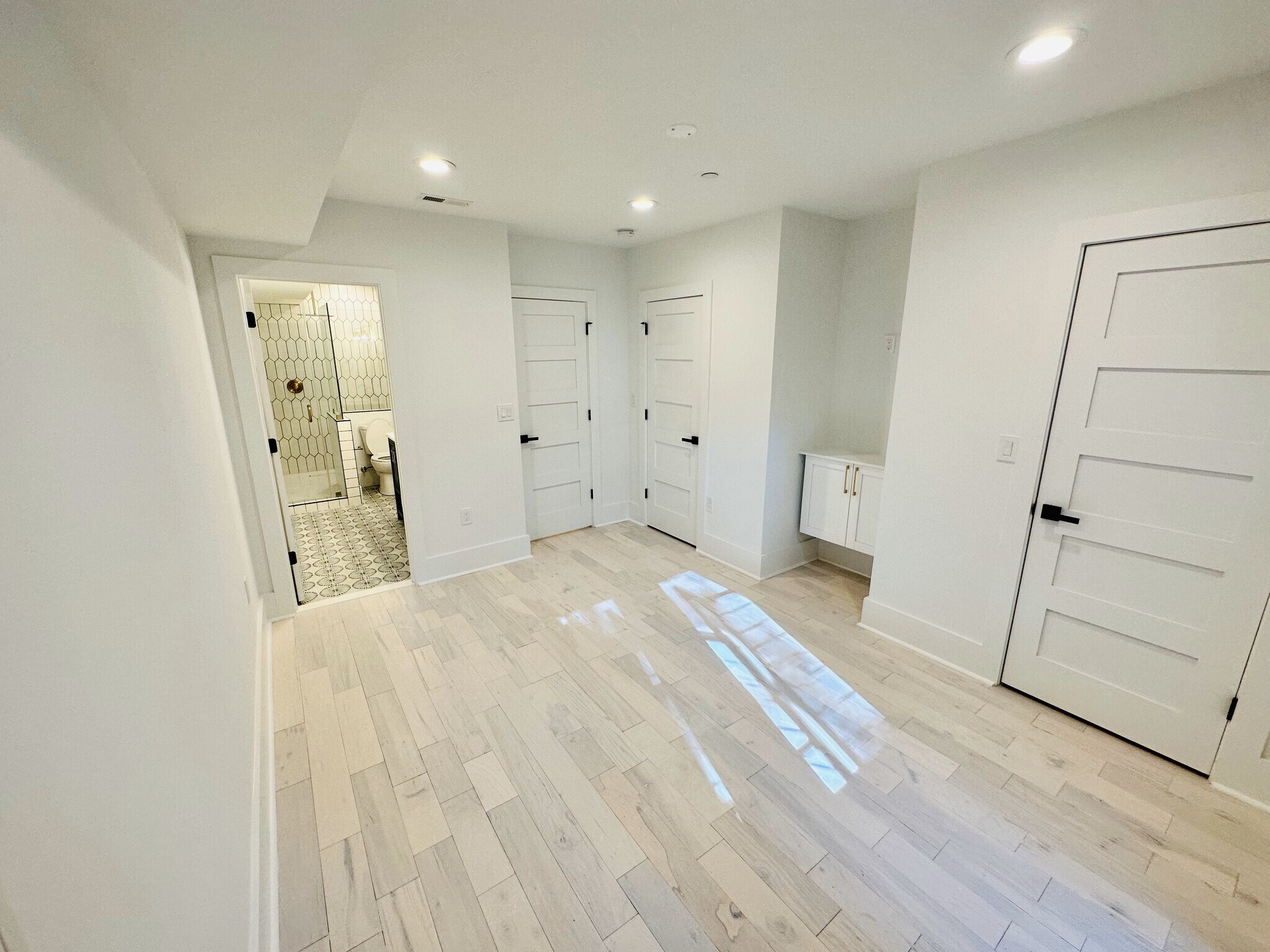 Building Photo - 1314 1/2 5th St NW