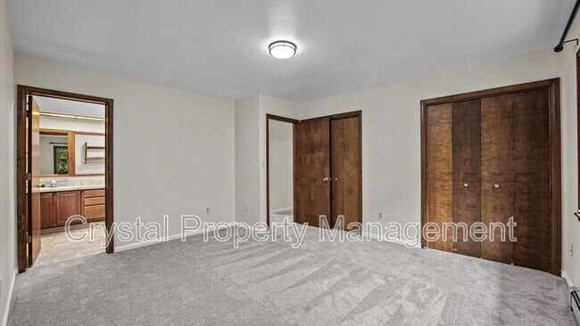 Building Photo - 1001 Walz Ave