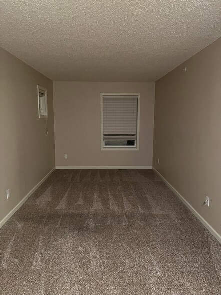 Building Photo - 15600 60th Ave N