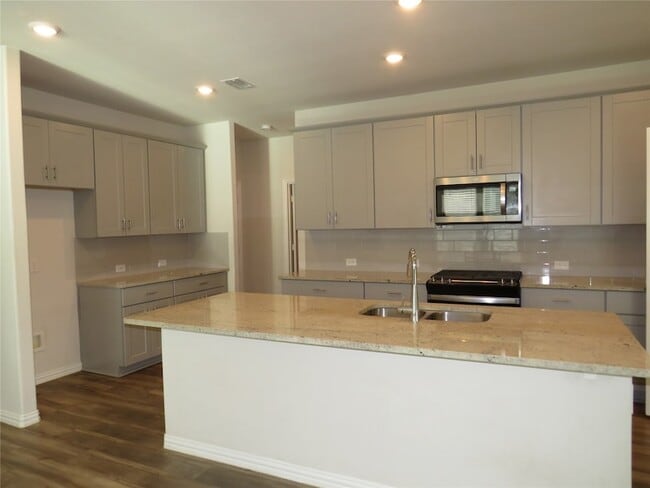 Building Photo - 3416 Chasemoor Dr