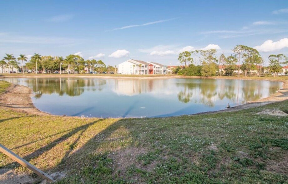 Building Photo - 150 Santa Clara Dr