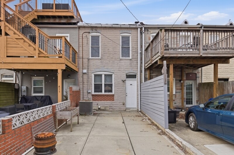 Building Photo - 409 S East Ave