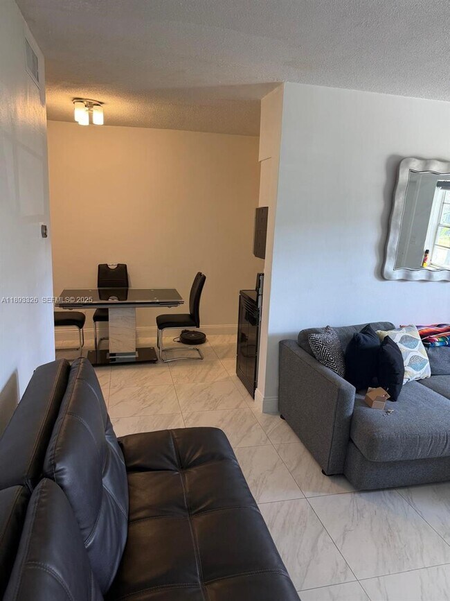 Building Photo - 2200 S Ocean Dr