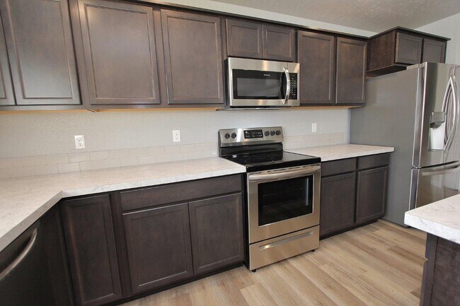 Building Photo - Immaculate & Spacious Home in West Meridian
