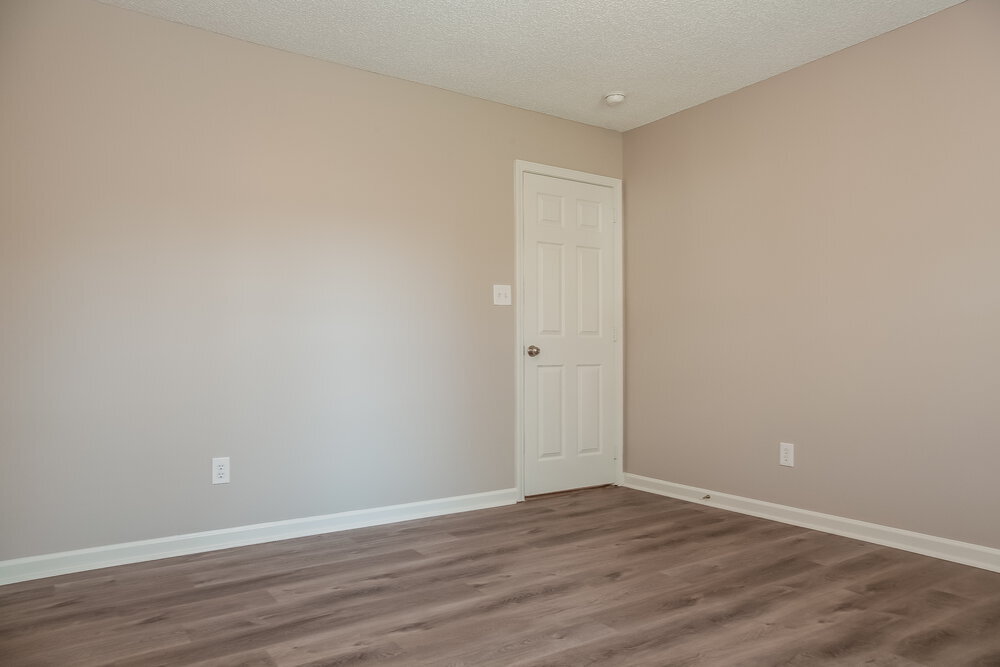 Building Photo - 9912 Peppermint Ln