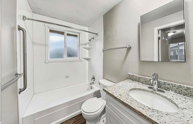 Building Photo - 1659 Rainbow Dr NE