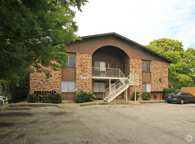 Building Photo - 504 Swanee Dr