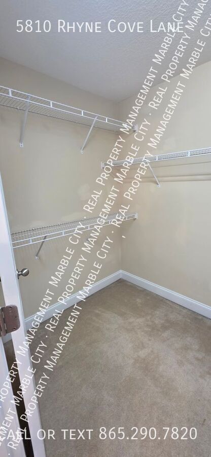 Building Photo - 5810 Rhyne Cove Ln