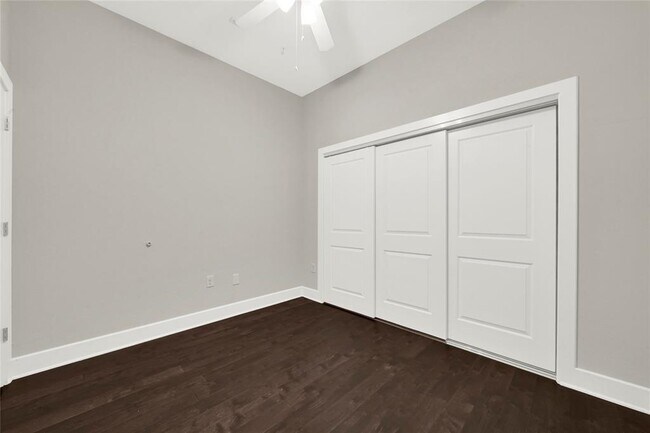 Building Photo - 1011 Studemont St