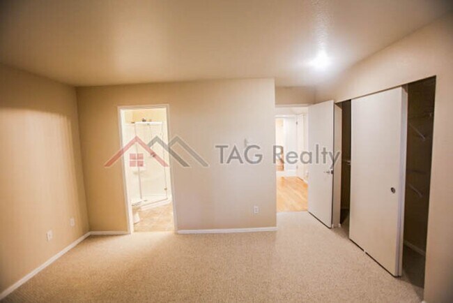 Building Photo - Charming 2 Bed 2 Bath Condo in Redmond