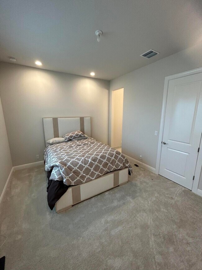 Building Photo - 9908 Timber Crk Wy