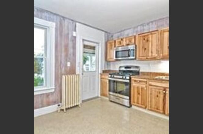 Building Photo - 25R Saunders St