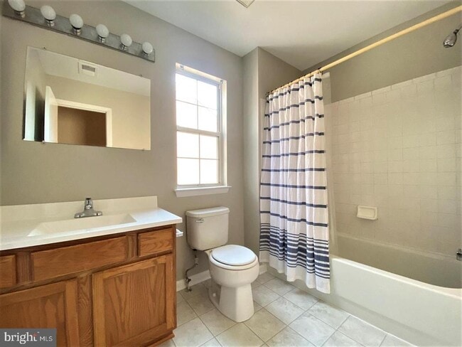 Building Photo - 44190 Mossy Brook Square