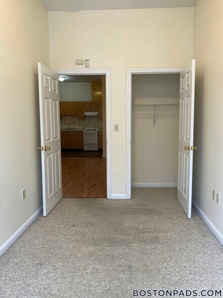 Building Photo - 81 Essex St