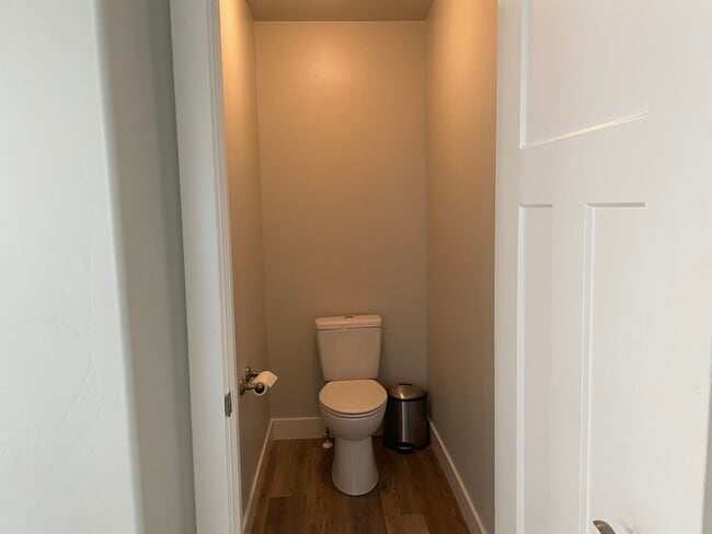 Building Photo - 865 S Aspen Wy