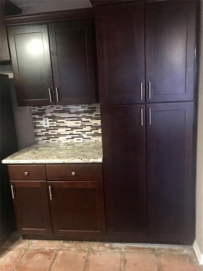 Building Photo - 10815 Cypresswood Dr