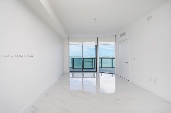 Building Photo - 700 NE 24th St