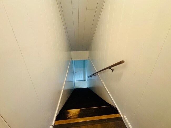 Building Photo - 201 Eastland Rd