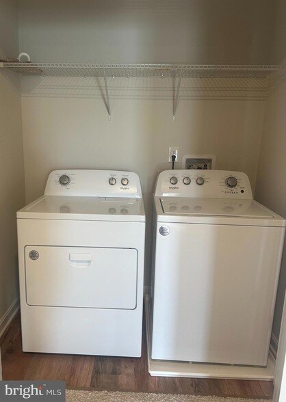 Building Photo - 440 Locust Run Dr