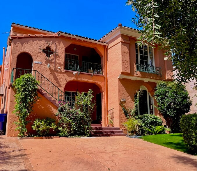 Beautiful Spanish Duplex - 1115 S La Peer Dr