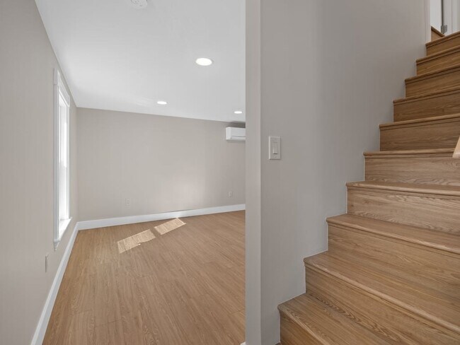Building Photo - 40 Cedar St