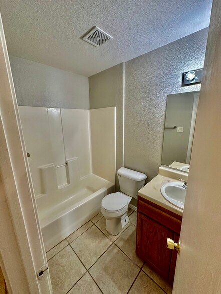 Building Photo - 13133 Independence Ave