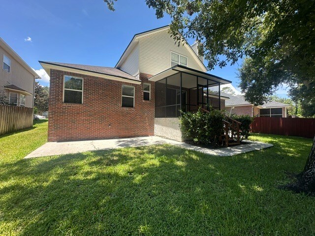 Building Photo - Spacious 4 Bedroom Home With Upstairs Private Suite And 2 Car Garage
