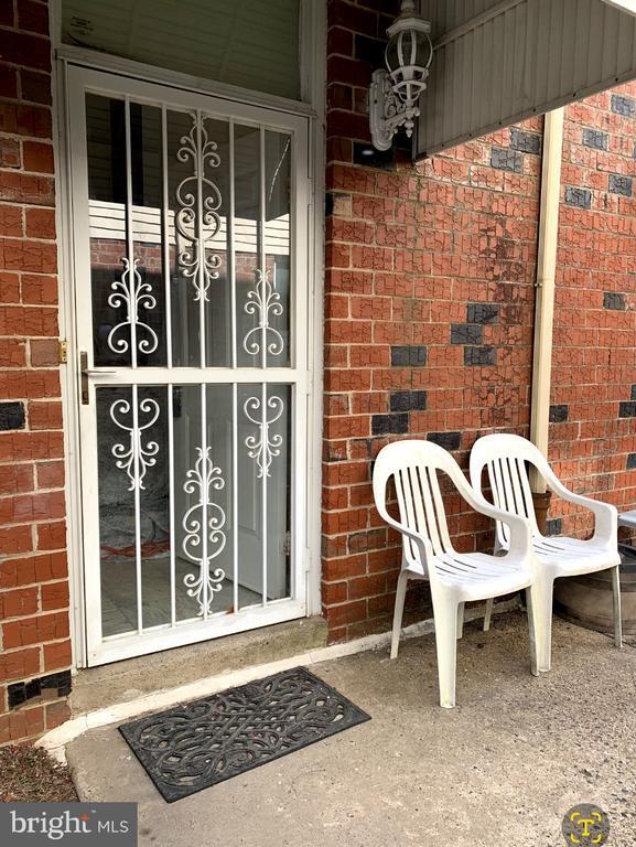 Building Photo - 9358 Neil Rd