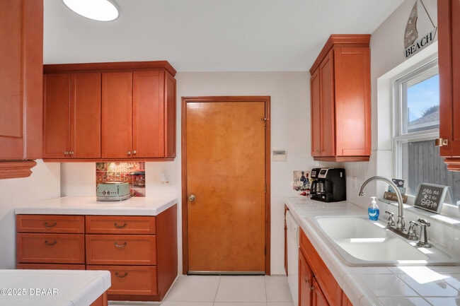 Building Photo - 44 Capistrano Dr