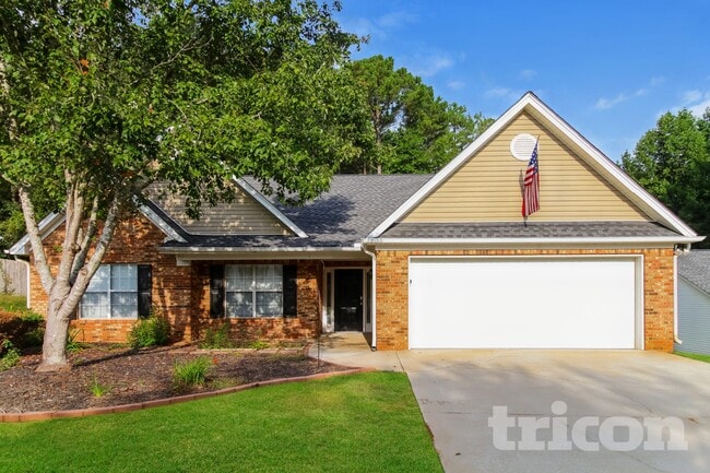 Building Photo - 205 Syracuse Ln