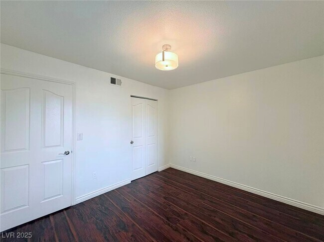 Building Photo - 7885 W Flamingo Rd