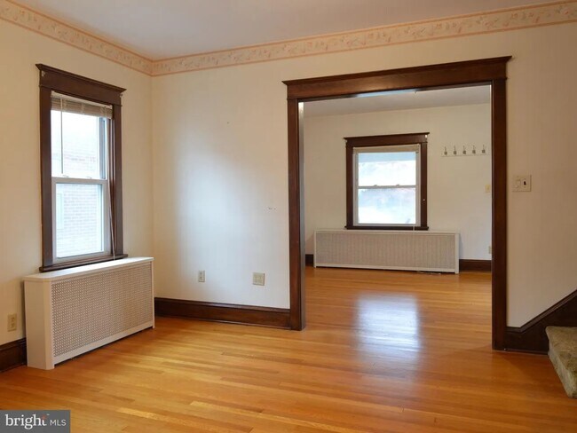 Building Photo - 2203 Fairview Ave