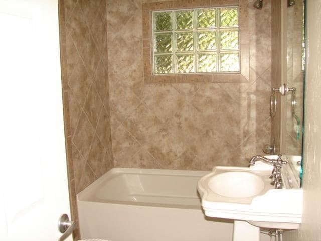 Building Photo - 223 E Independence St