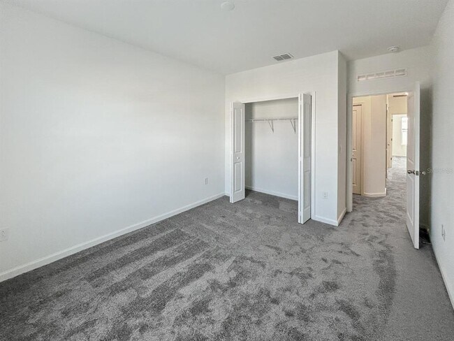 Building Photo - 2426 Skyline Lp