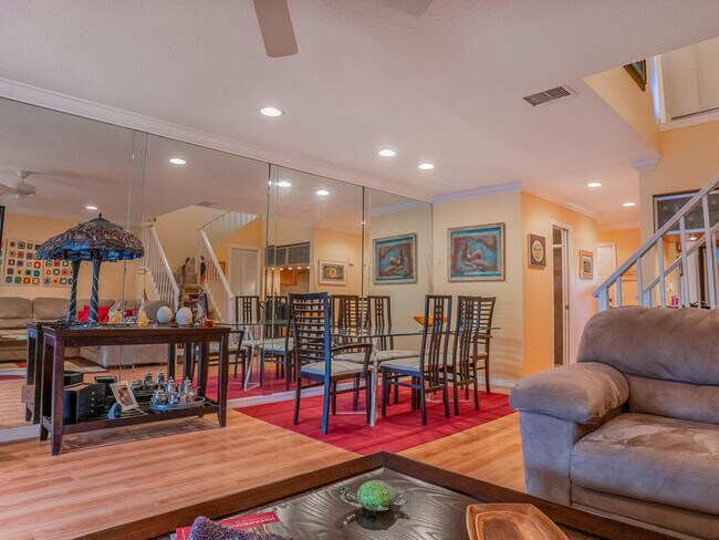 Building Photo - 1903 NE Media Ave