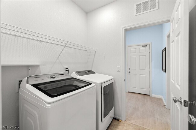 Building Photo - 5827 Casa Branca St