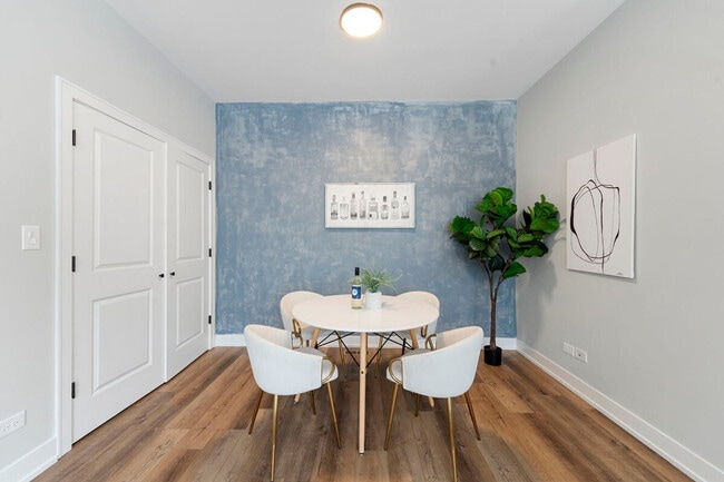 Building Photo - 1900 W 17th St