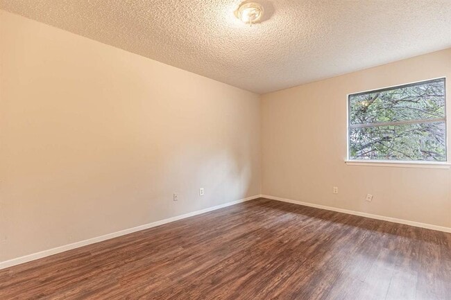 Building Photo - 6201 Berkett Cove